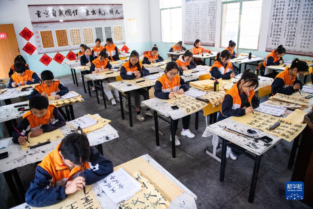 湖南安乡:书法教育助“双减”(图1) 湖南安乡:书法教育助“双减”(图1)