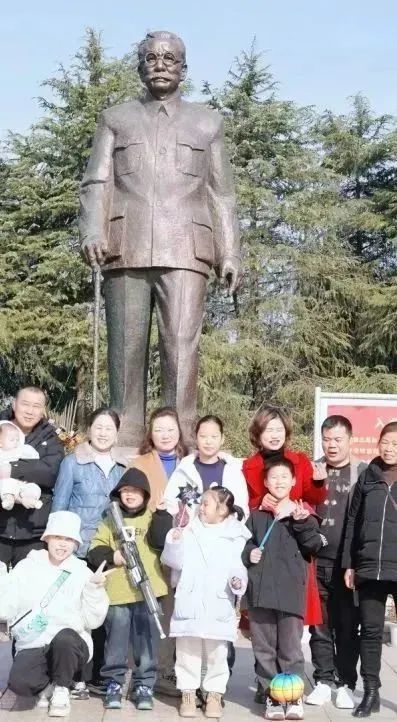 临澧春节旅游市场火热,红色旅游景点受热捧(图3) 微信图片_20230130101422.jpg