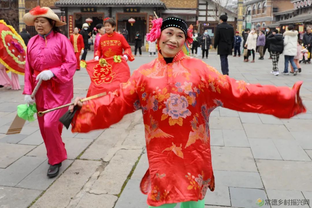 引发数十万人围观——常德河街的元宵节“吊炸天”(图5) 5.jpg