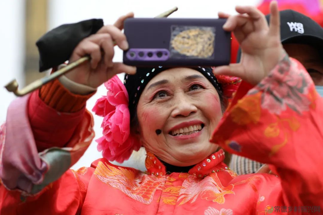 引发数十万人围观——常德河街的元宵节“吊炸天”(图3) 3.jpg