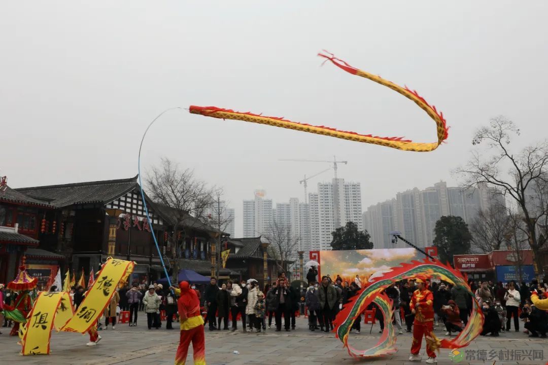 引发数十万人围观——常德河街的元宵节“吊炸天”(图6) 11.jpg