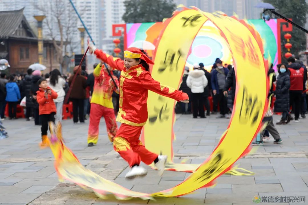 引发数十万人围观——常德河街的元宵节“吊炸天”(图12) 77.jpg