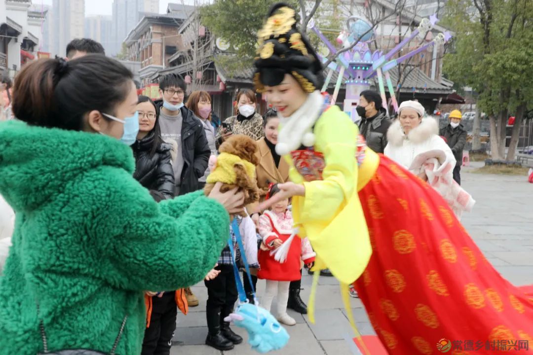 引发数十万人围观——常德河街的元宵节“吊炸天”(图36) 11111.jpg