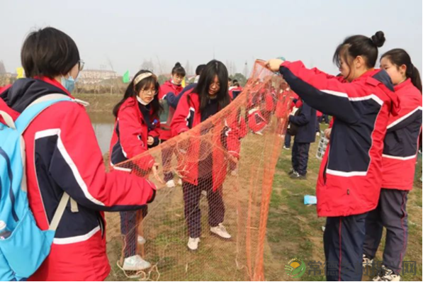 接地气!扎稻草人、捕鱼、种菜、犁地……常德这所学校学生变身“小农夫”(图14) image.png