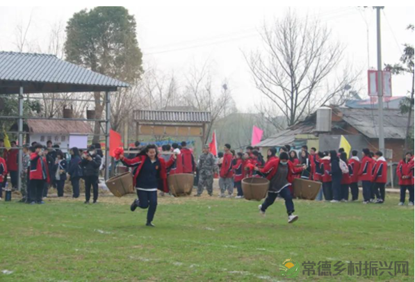 接地气!扎稻草人、捕鱼、种菜、犁地……常德这所学校学生变身“小农夫”(图17) image.png