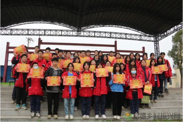 接地气!扎稻草人、捕鱼、种菜、犁地……常德这所学校学生变身“小农夫”(图36) image.png
