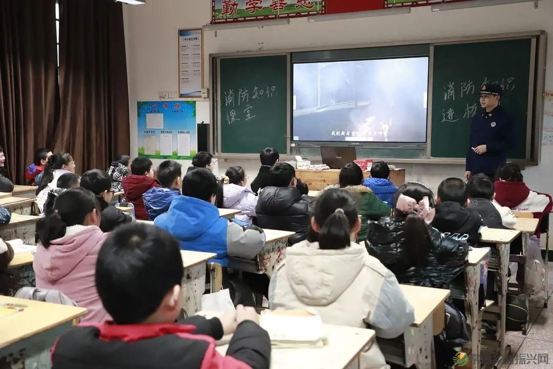 【走进临澧】“雷锋式消防学校”计划正在进行(图2) 【走进临澧】“雷锋式消防学校”计划正在进行(图2)