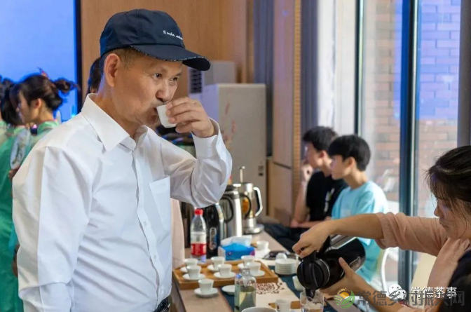 茶文化进校园 | 武陵红携手常德科技职院举办“国际茶日”主题活动(图3) image.png