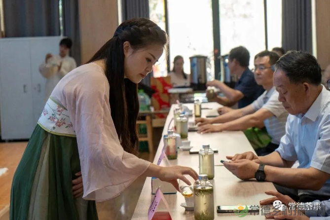 茶文化进校园 | 武陵红携手常德科技职院举办“国际茶日”主题活动(图4) image.png