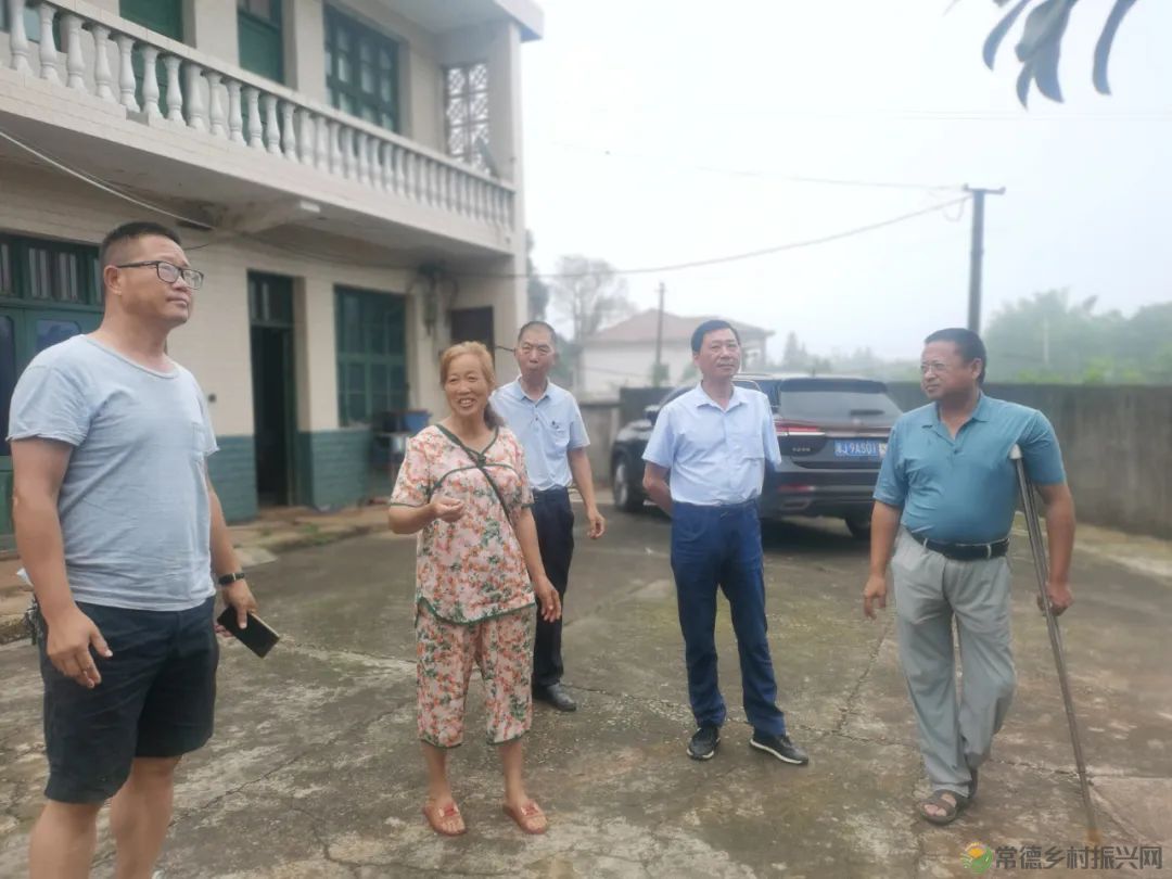 常德市精亲友协会开展送技术下乡、关爱精亲友农户活动