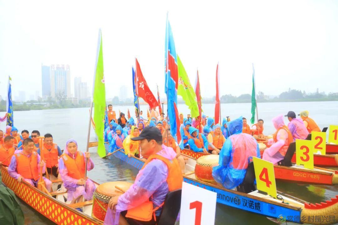 花落谁家?中国•常德鼎城首届阳明湖龙舟赛完美收官(图12) 花落谁家?中国•常德鼎城首届阳明湖龙舟赛完美收官(图12)