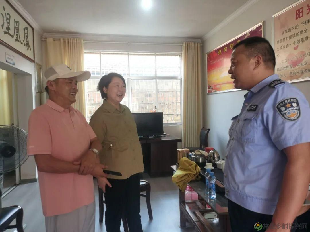 【禁毒在线】平安关爱暖人心 | 常德市妇联、区妇联联合开展走访慰问活动(图2) 【禁毒在线】平安关爱暖人心 | 常德市妇联、区妇联联合开展走访慰问活动(图2)