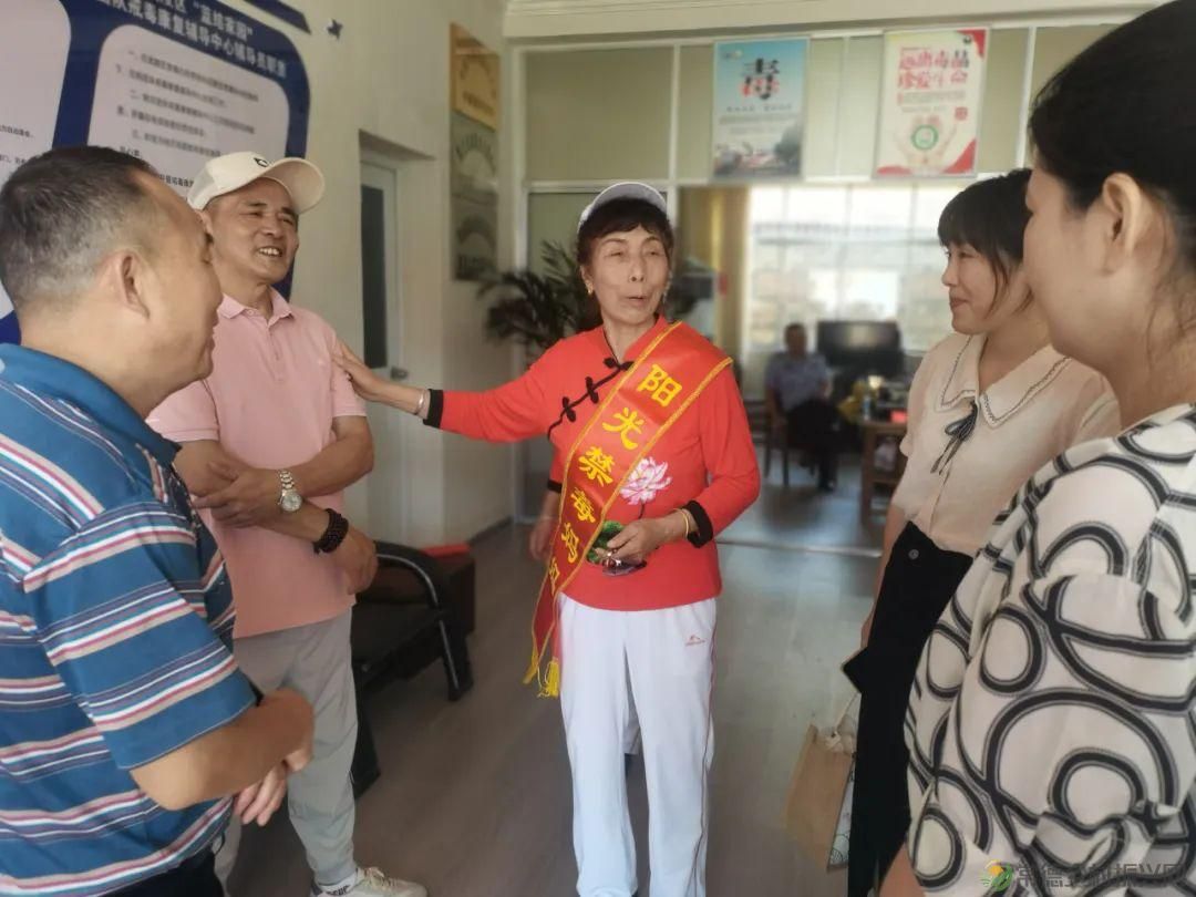 【禁毒在线】平安关爱暖人心 | 常德市妇联、区妇联联合开展走访慰问活动(图4) 【禁毒在线】平安关爱暖人心 | 常德市妇联、区妇联联合开展走访慰问活动(图4)