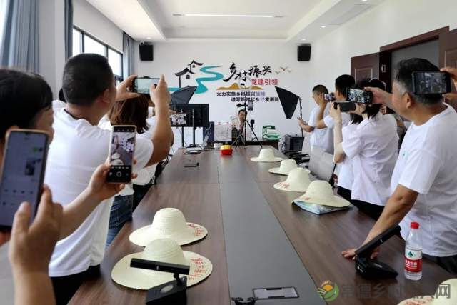 常德新增一所学校——他的名字叫常德鼎城乡村振兴学校、为湖南省第一所区(县)级乡村振兴学校(图44) 常德新增一所学校——他的名字叫常德鼎城乡村振兴学校、为湖南省第一所区(县)级乡村振兴学校(图44)