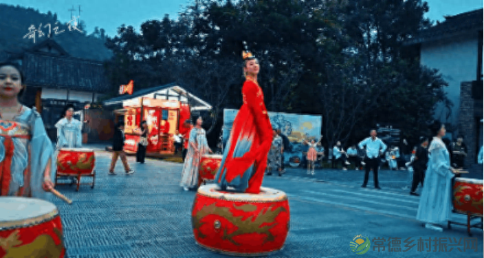 【双节特辑】常德桃花源景区人气爆棚!游客共度欢乐佳节!(图7) 【双节特辑】常德桃花源景区人气爆棚!游客共度欢乐佳节!(图7)