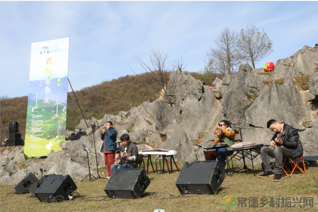 当高山恋上草场,当民谣唱响太平,请聆听大自然与音符的激情碰撞(图8) 当高山恋上草场,当民谣唱响太平,请聆听大自然与音符的激情碰撞(图8)