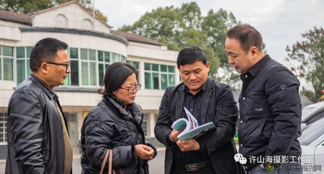 常德市库区移民专题拍摄今日收尾,以茶代酒祝贺杀青(图3) 常德市库区移民专题拍摄今日收尾,以茶代酒祝贺杀青(图3)