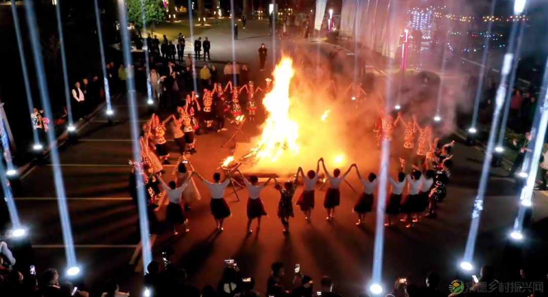 2023年湖南省(冬季)乡村文化旅游节、湖南省冬季“村晚”示范展示活动暨第二届常德市旅游发展大会精彩启幕(图4) 2023年湖南省(冬季)乡村文化旅游节、湖南省冬季“村晚”示范展示活动暨第二届常德市旅游发展大会精彩启幕(图4)