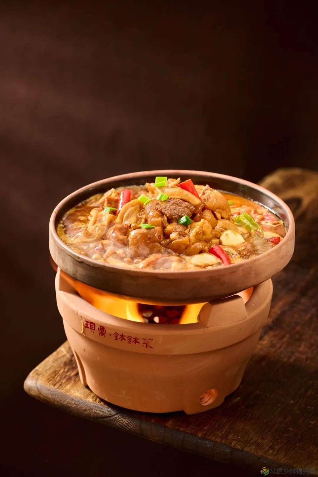 【红火大年 玩转常德】尔滨老铁 小钵子PK铁锅炖,快来常德过年吧(图2) 【红火大年 玩转常德】尔滨老铁 小钵子PK铁锅炖,快来常德过年吧(图2)