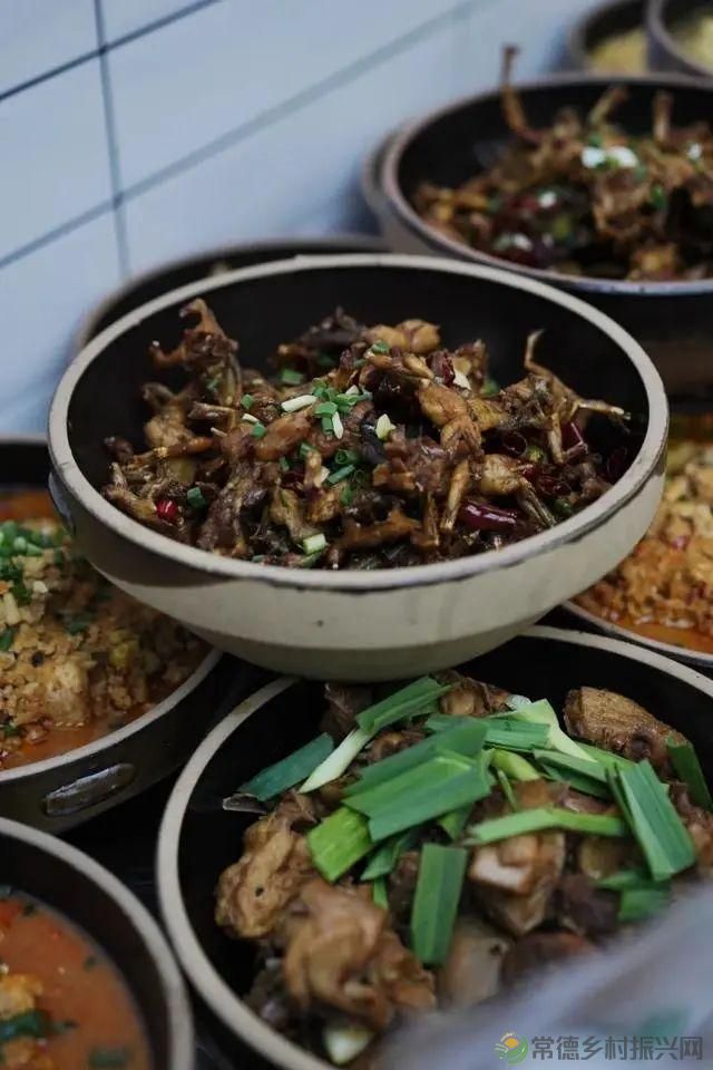 【红火大年 玩转常德】尔滨老铁 小钵子PK铁锅炖,快来常德过年吧(图6) 【红火大年 玩转常德】尔滨老铁 小钵子PK铁锅炖,快来常德过年吧(图6)