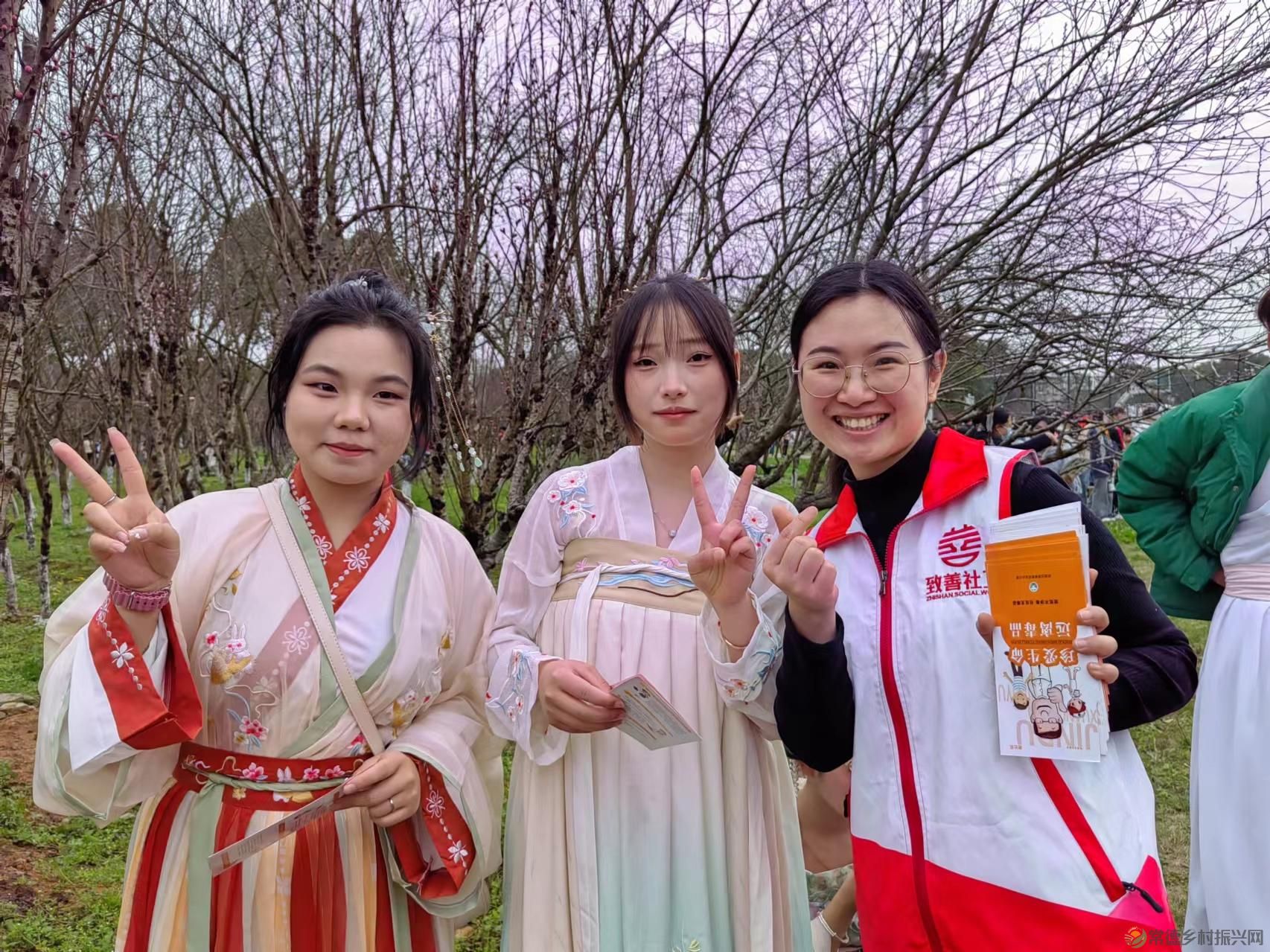 禁毒宣传进高校 花样青春不“毒”行(图6) 禁毒宣传进高校 花样青春不“毒”行(图6)