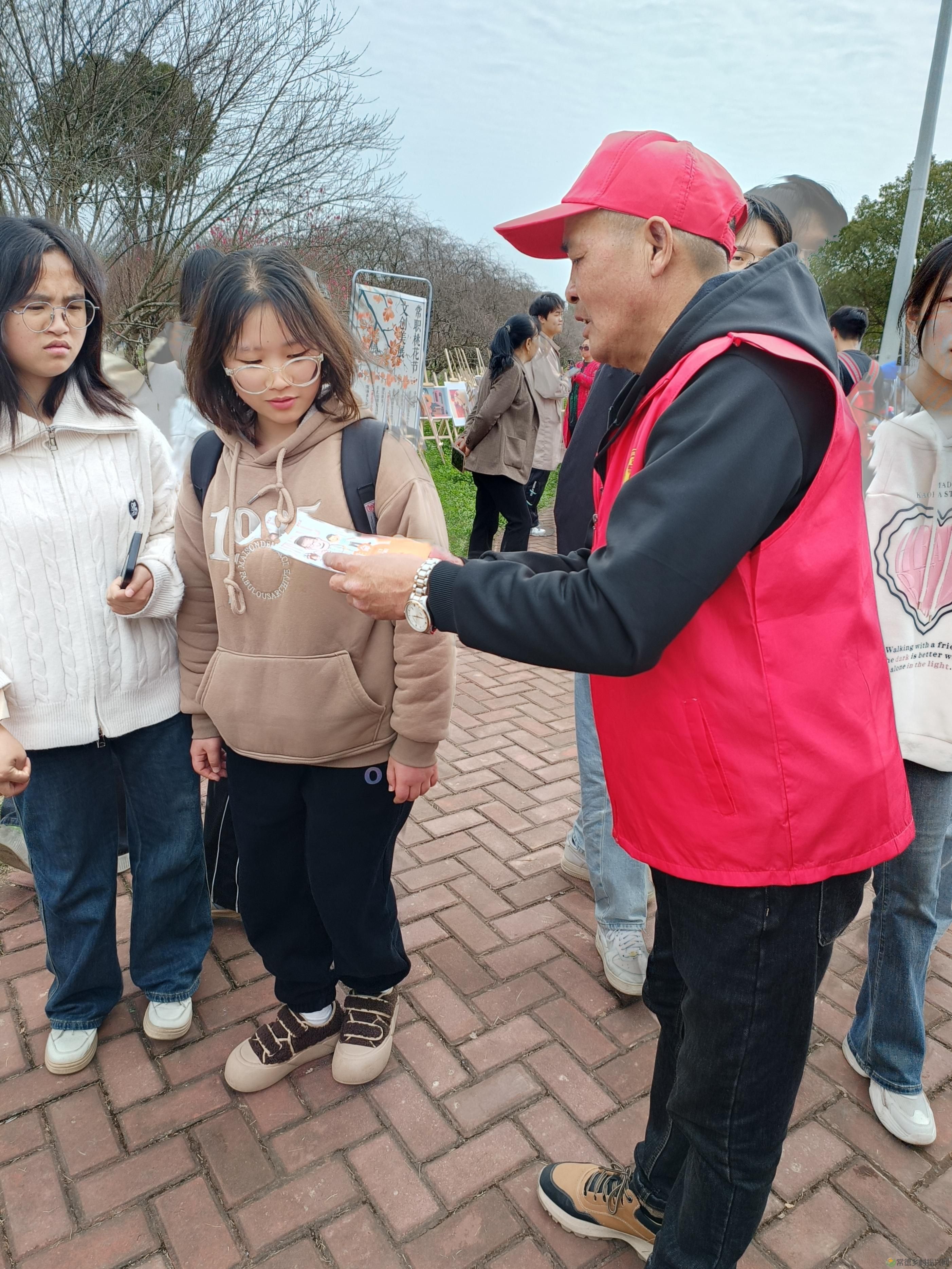 禁毒宣传进高校 花样青春不“毒”行(图7) 禁毒宣传进高校 花样青春不“毒”行(图7)