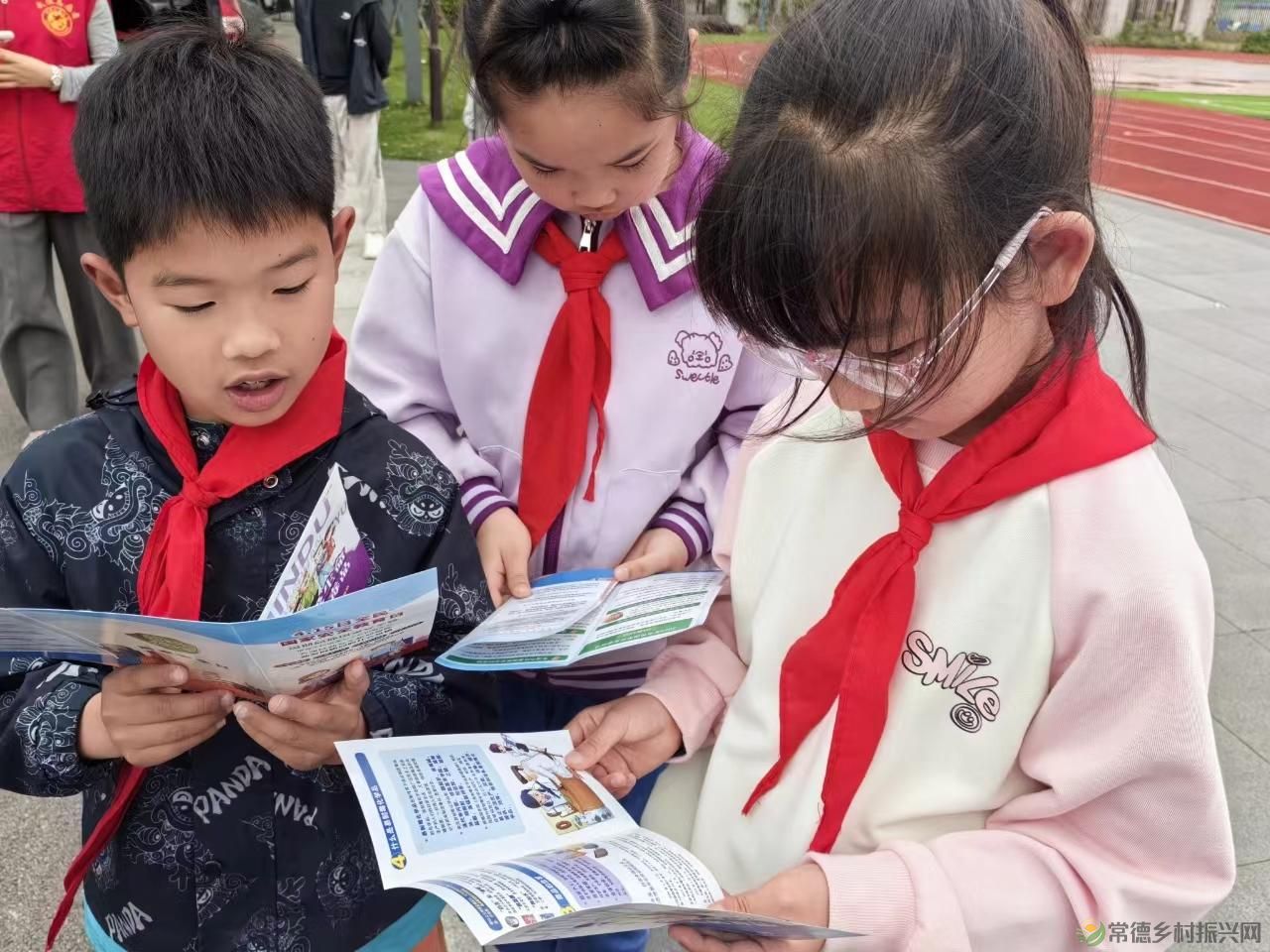 【武陵禁毒】武陵区芙蓉街道禁毒宣传进校园(图4) 【武陵禁毒】武陵区芙蓉街道禁毒宣传进校园(图4)