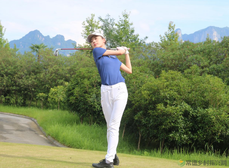 品“千年国”酒 打快乐高球——张家界高尔夫第三届“千年国酒杯”邀请赛圆满收官(图7) 品“千年国”酒 打快乐高球——张家界高尔夫第三届“千年国酒杯”邀请赛圆满收官(图7)