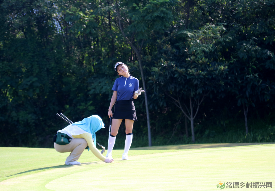 品“千年国”酒 打快乐高球——张家界高尔夫第三届“千年国酒杯”邀请赛圆满收官(图8) 品“千年国”酒 打快乐高球——张家界高尔夫第三届“千年国酒杯”邀请赛圆满收官(图8)