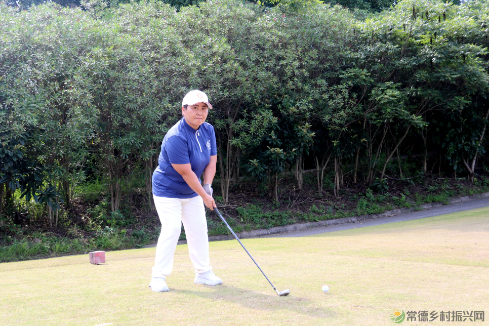 品“千年国”酒 打快乐高球——张家界高尔夫第三届“千年国酒杯”邀请赛圆满收官(图9) 品“千年国”酒 打快乐高球——张家界高尔夫第三届“千年国酒杯”邀请赛圆满收官(图9)