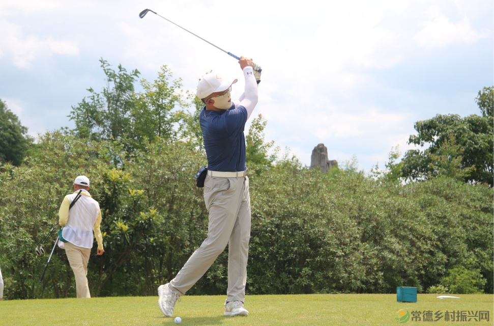 品“千年国”酒 打快乐高球——张家界高尔夫第三届“千年国酒杯”邀请赛圆满收官(图10) 品“千年国”酒 打快乐高球——张家界高尔夫第三届“千年国酒杯”邀请赛圆满收官(图10)