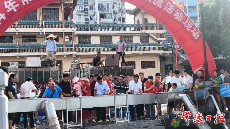 【牧渔常德】常德举办鱼类人工增殖放流活动155万尾鱼苗投放沅江(图2)