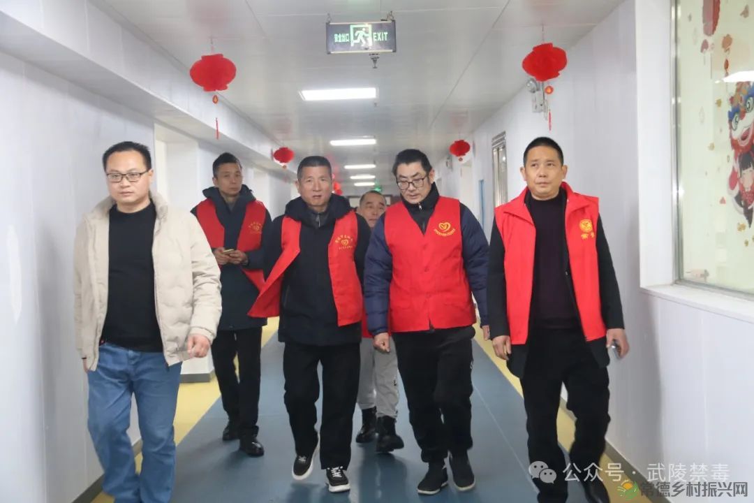 温暖传递 “衣”旧情深——武陵区社会禁毒协会携手十家公益组织开展“捐赠御寒衣物•桃源益行”爱心活动(图8) 图片