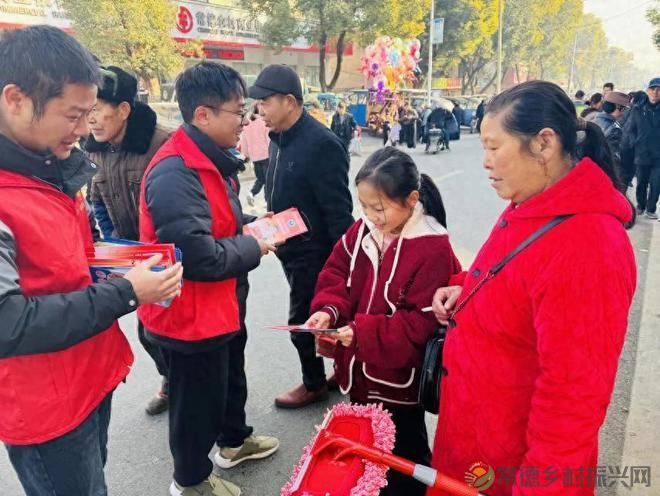 巧借群众“赶大集”，烟火气里“毒”无踪