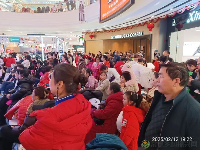 武陵区开展“民俗巡演闹元宵,禁毒灯谜猜猜乐”活动(图2) 武陵区开展“民俗巡演闹元宵,禁毒灯谜猜猜乐”活动(图2)