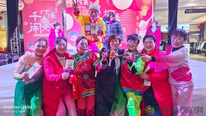 武陵区开展“民俗巡演闹元宵,禁毒灯谜猜猜乐”活动(图5) 武陵区开展“民俗巡演闹元宵,禁毒灯谜猜猜乐”活动(图5)