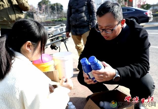 科技赋能油菜产业 “一促四防”为油菜稳产增收注入强动能(图2) 科技赋能油菜产业 “一促四防”为油菜稳产增收注入强动能(图2)