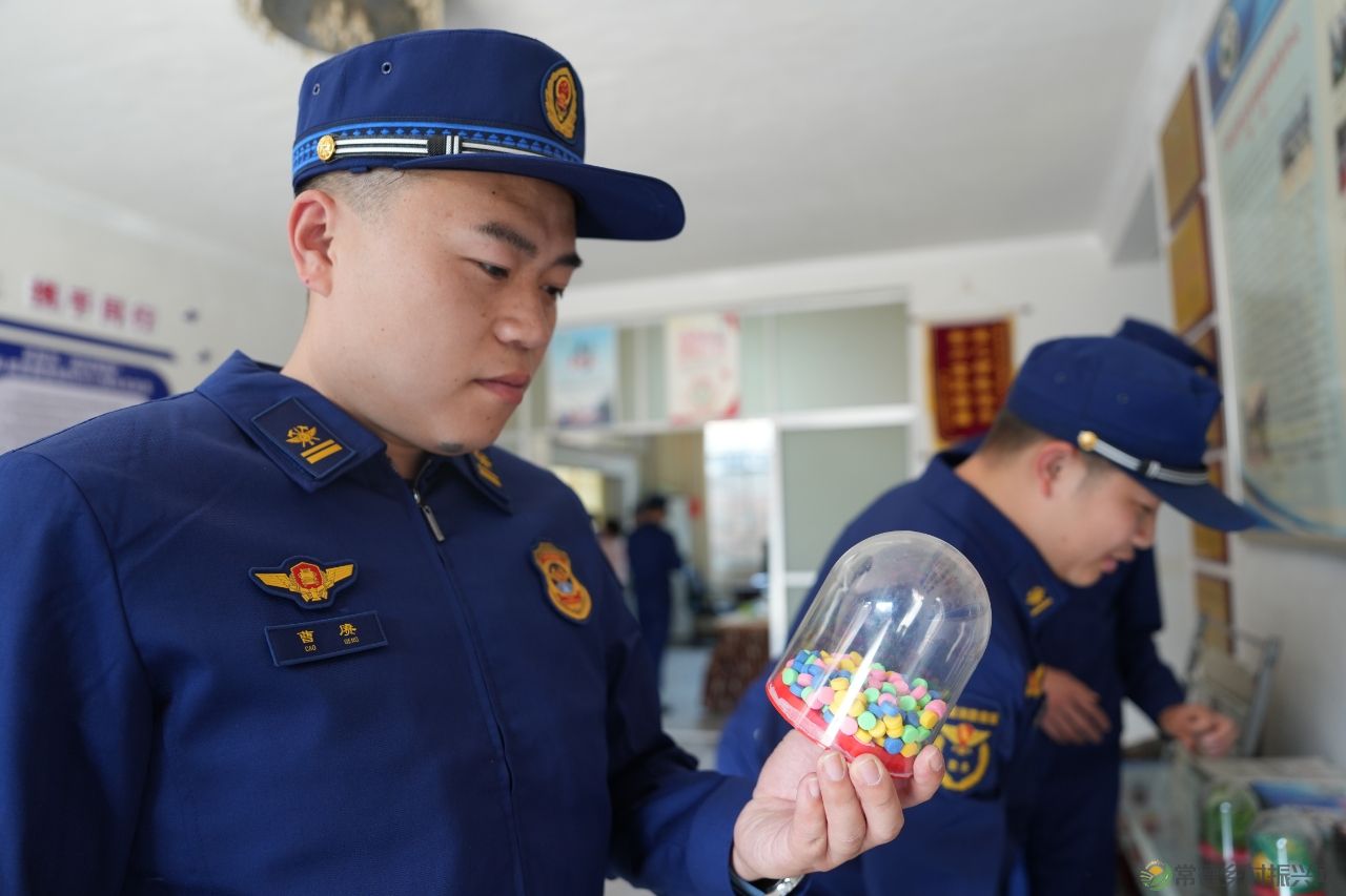 常德消防特勤指战员接受禁毒警示教育(图4) 常德消防特勤指战员接受禁毒警示教育(图4)