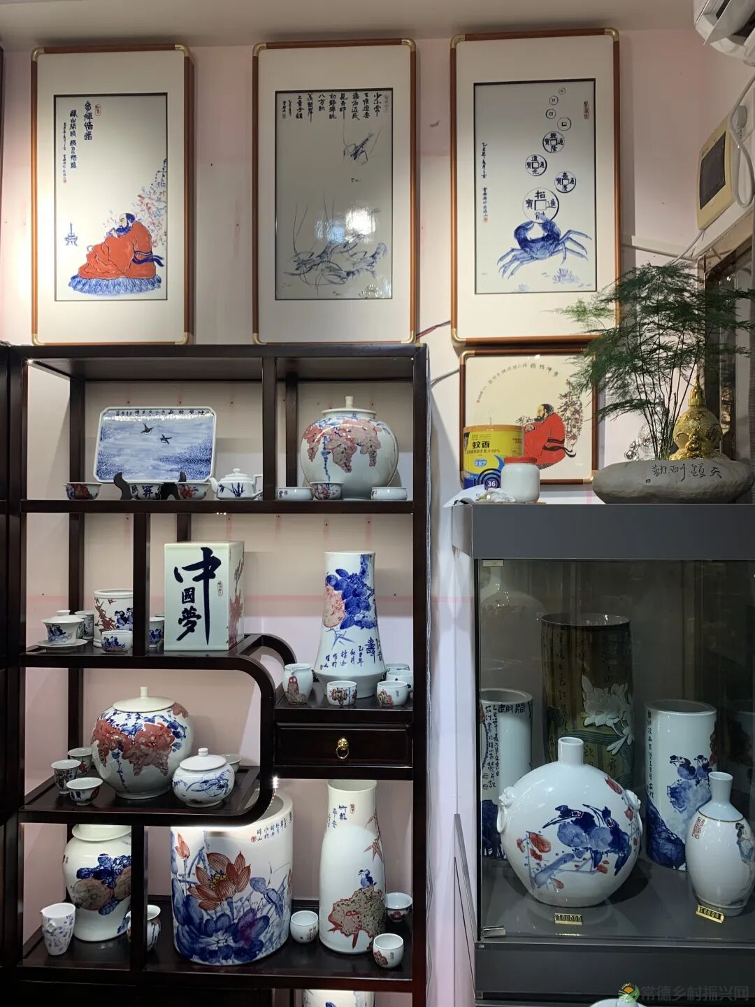 十五载笔墨耕耘,五百件瓷画生辉:“美德少年”五百封献给家乡的“情书”(图8) 书法4.jpg