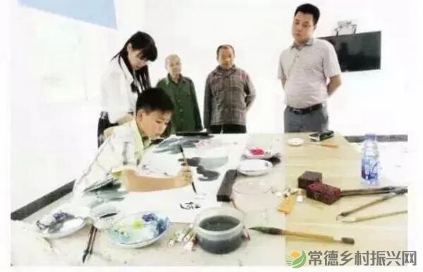 十五载笔墨耕耘,五百件瓷画生辉:“美德少年”五百封献给家乡的“情书”(图10) 书法6.jpg